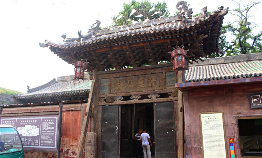 Visiting the temples of Pingyao